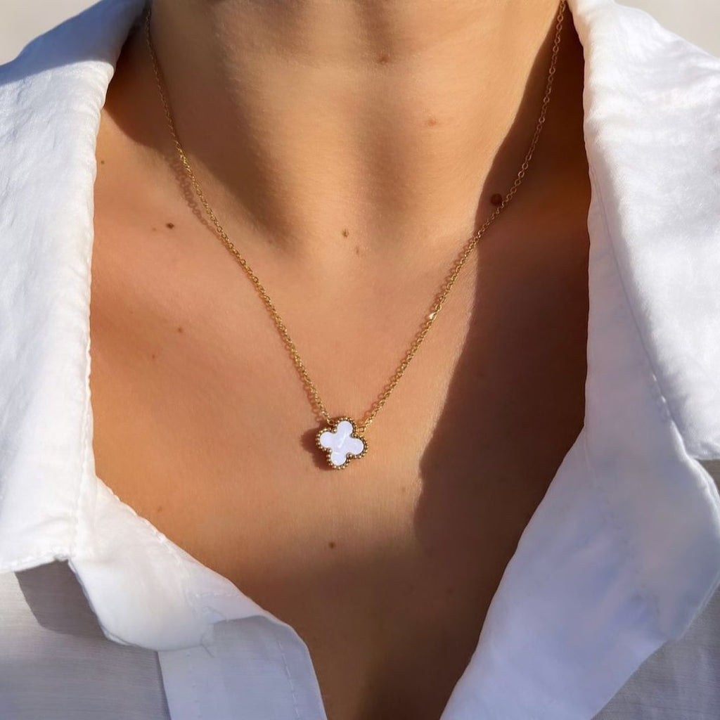 KLOVAR LONDON White Pearl Clover Necklace 925 Silver 18k Gold Plated