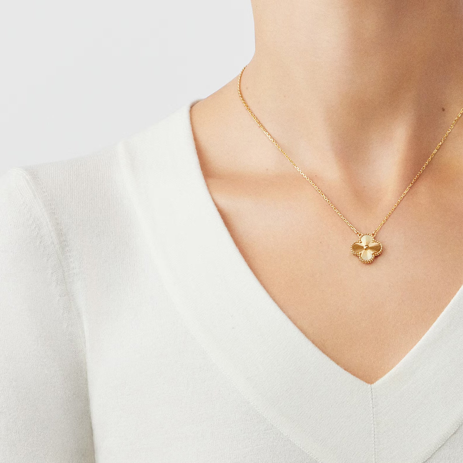 KLOVAR LONDON Van Cleef Gold Clover Necklace 925 Silver 18k Gold Plated - Sophie Rain, Zendaya, and Kylie Jenner