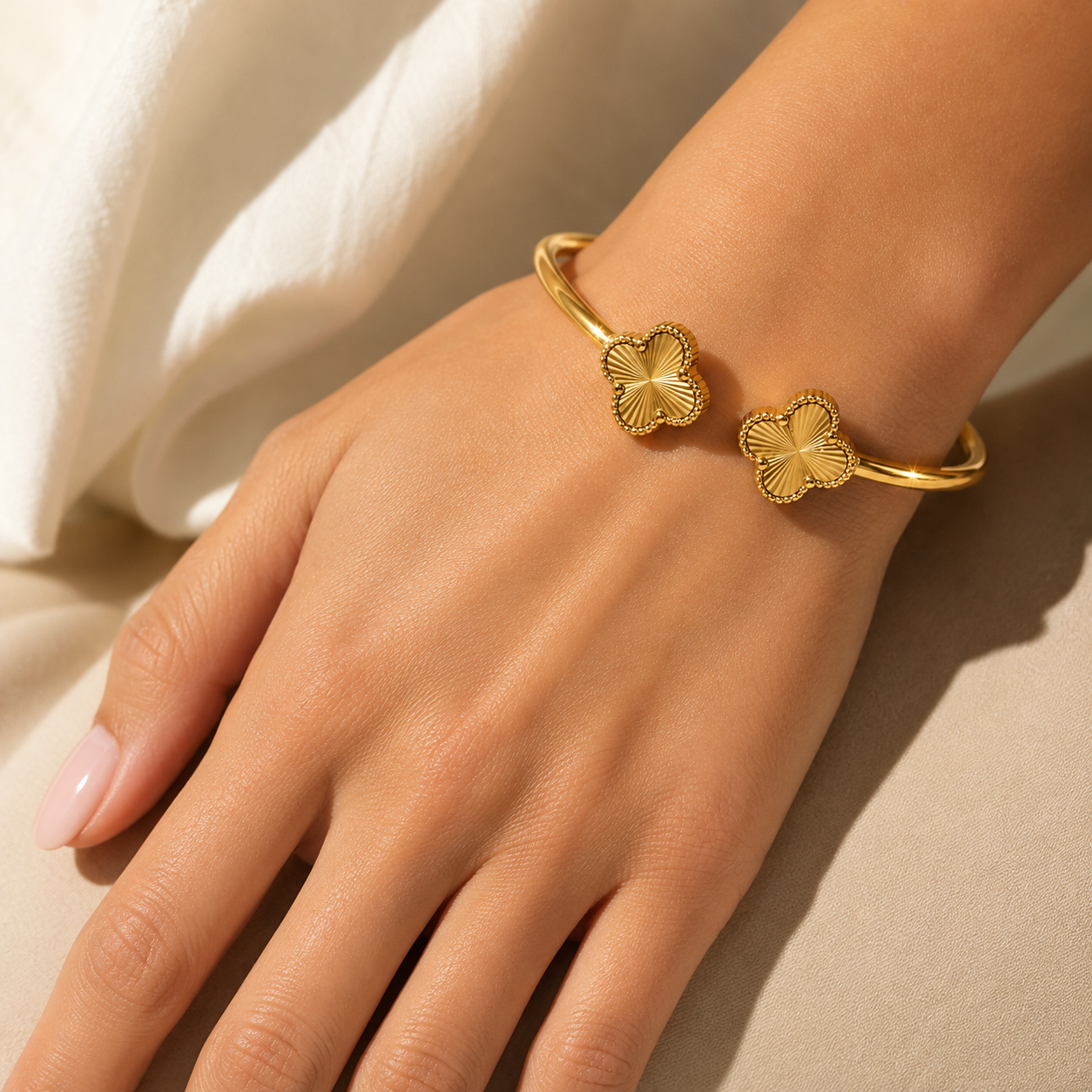 KLOVAR LONDON Gold Clover Bangle 925 Silver 18k Gold Plated
